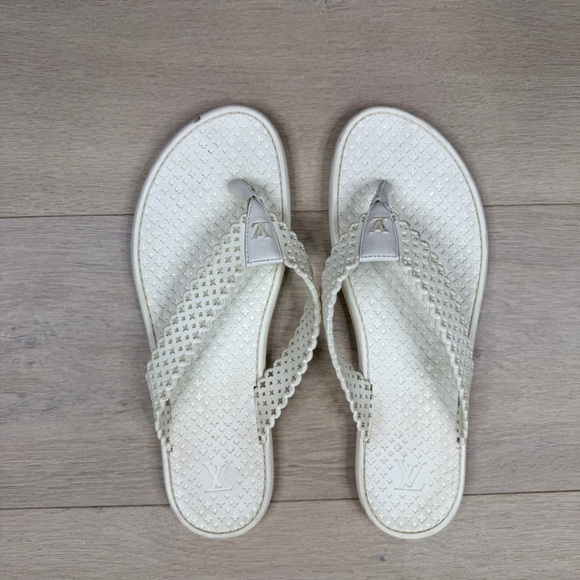 Louis Vuitton White Perforated Rubber Tattoo Thong Sandals - Picture 2 of 11